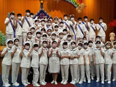 護理系110學年度加冠暨導光典禮圖片